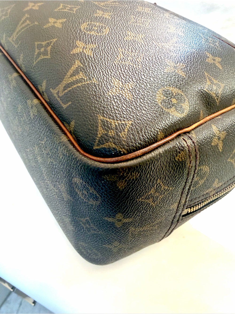 Louis Vuitton Monogram Deauville Bag - Picture 6 of 16